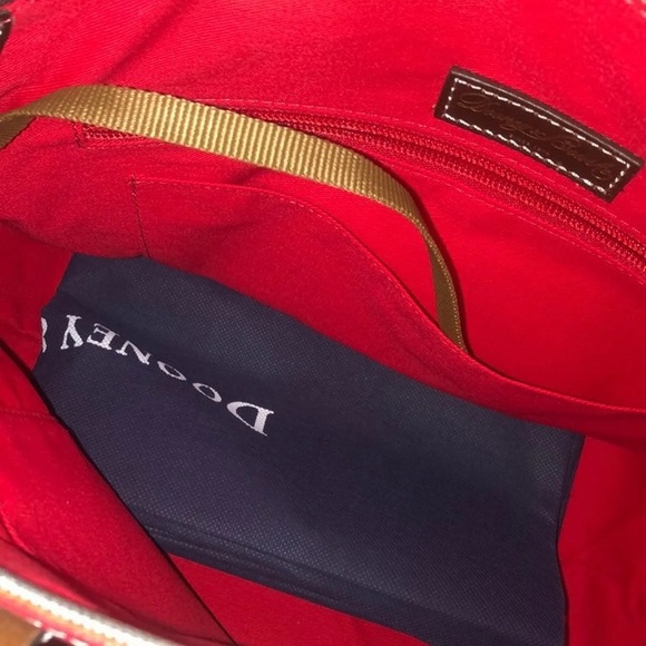 NWT Dooney and bourke red leather handbag - Picture 2 of 4